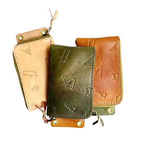BROWN BROWN X GO OUT EMBOSSED EI MINI WALLET 壓花錢包